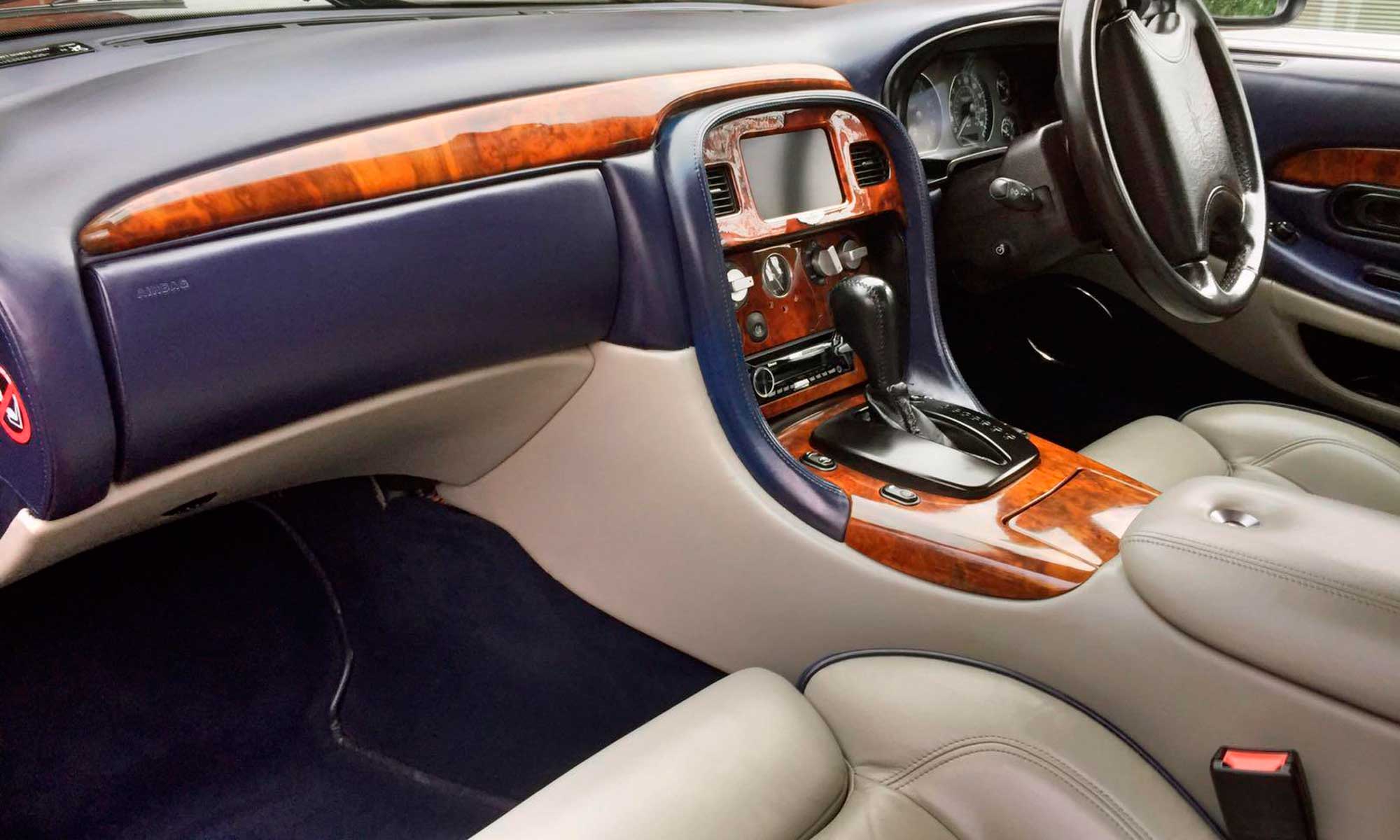 Aston Martin Rental in the north of England: Vantage interior